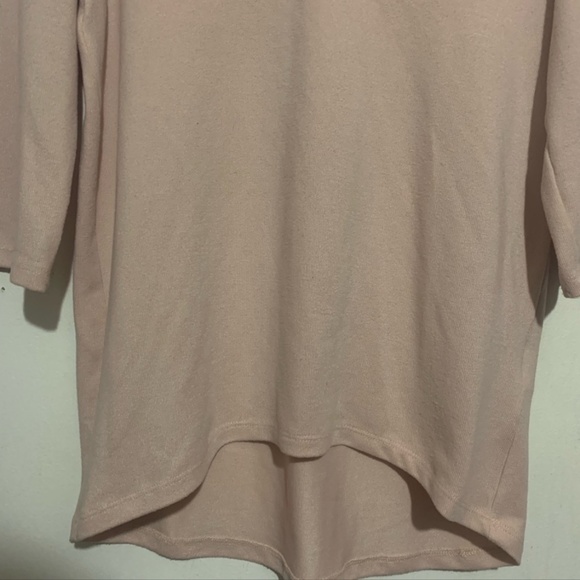 3/$30 Neutral 𝅺3/4 sleeve string tunic top in a dusty pink - Picture 9 of 9
